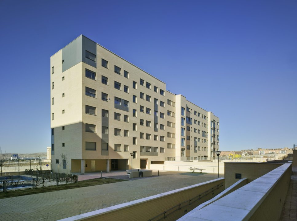 Edificio de vivienda de protección oficial en Rivas.