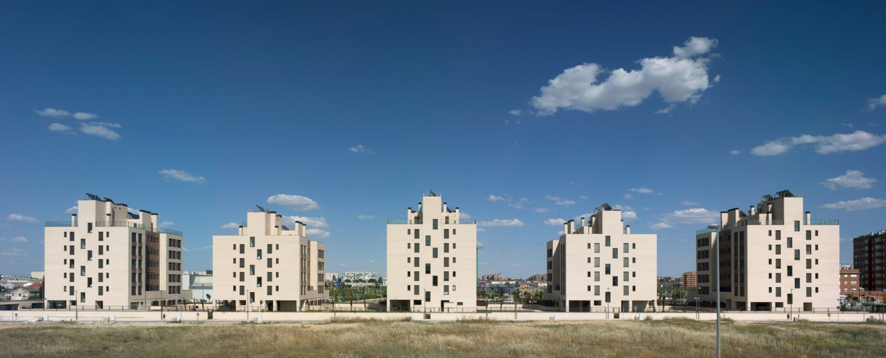 1-05611_207